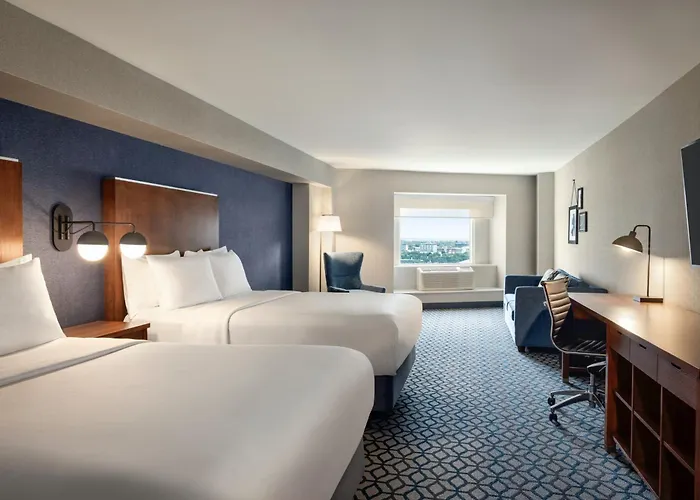 Wyndham Grand Fallsview Hotel